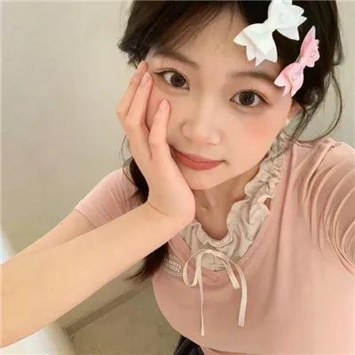 戴脚镣的女孩